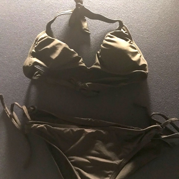 ‼️Mix and Match 3 items for $5‼️ Black bikini size 8-10 - Picture 1 of 2